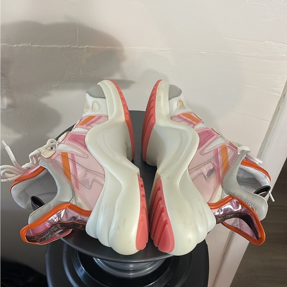 Louis Vuitton Archlight - Picture 3 of 14